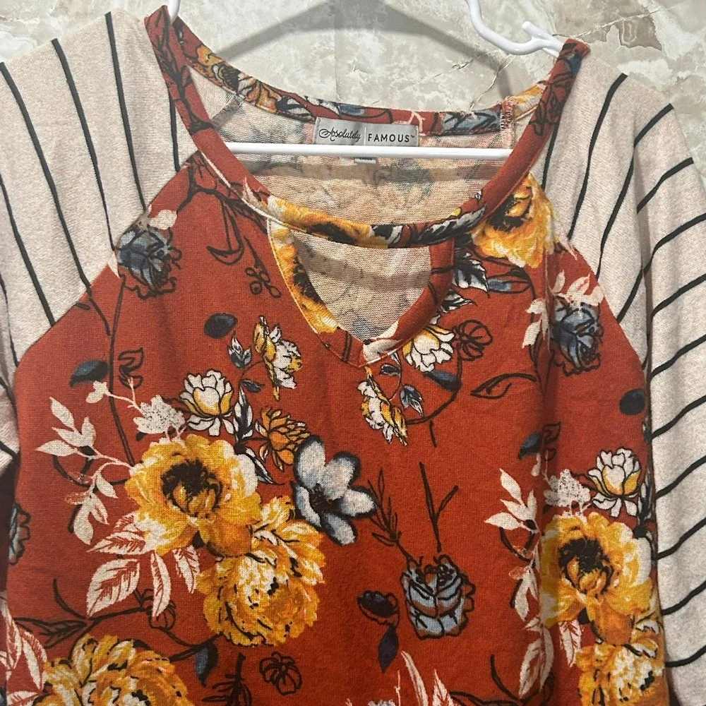 Absolutely Famous XL Floral Print‎ Top V-Neck 3/4 Sleeve Striped Casual